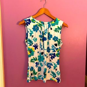 Sleeveless green and blue floral Calvin Klein top size small. Comfy fabric.